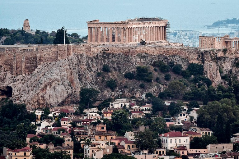Πόσες ώρες εργασίας απαιτούνται για την αγορά ενός iPhone X ή ενός burger στην Αθήνα;