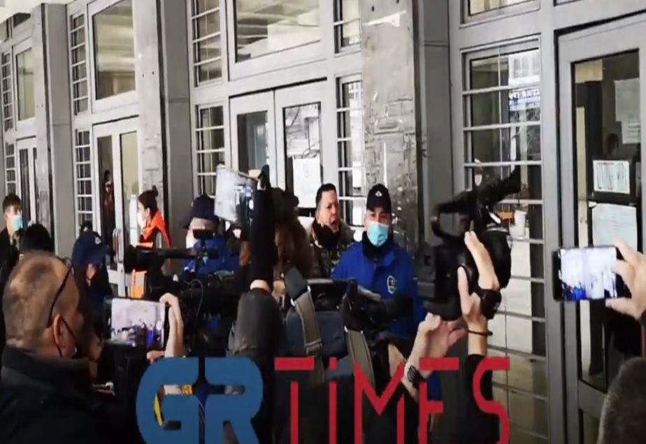 Δολοφονία Άλκη: Χαμός στα δικαστήρια – Ένταση και προπηλακισμοί εναντίον των συλληφθέντων (Βιντεο)