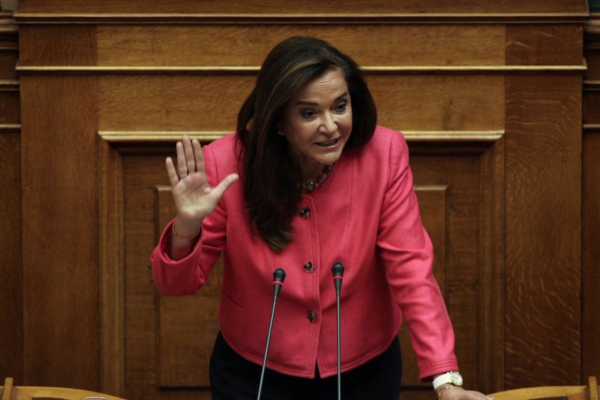 Ντ. Μπακογιάννη: «Βόλεμα» ημετέρων και πρωτοφανής δημόσια σπατάλη
