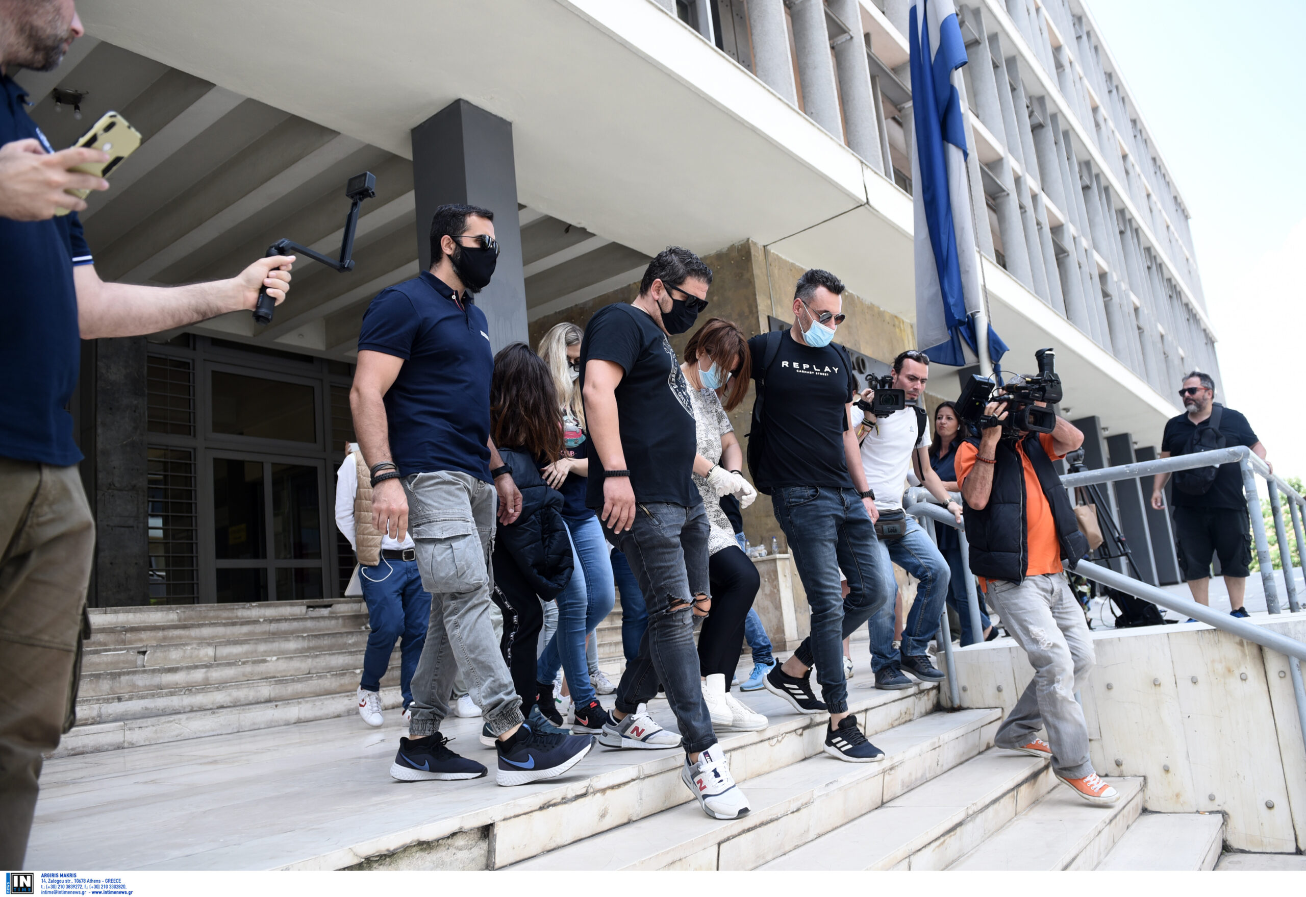 Έγκλημα στον Εύοσμο: Απολογούνται μάνα και κόρη για τη δολοφονία του 49χρονου
