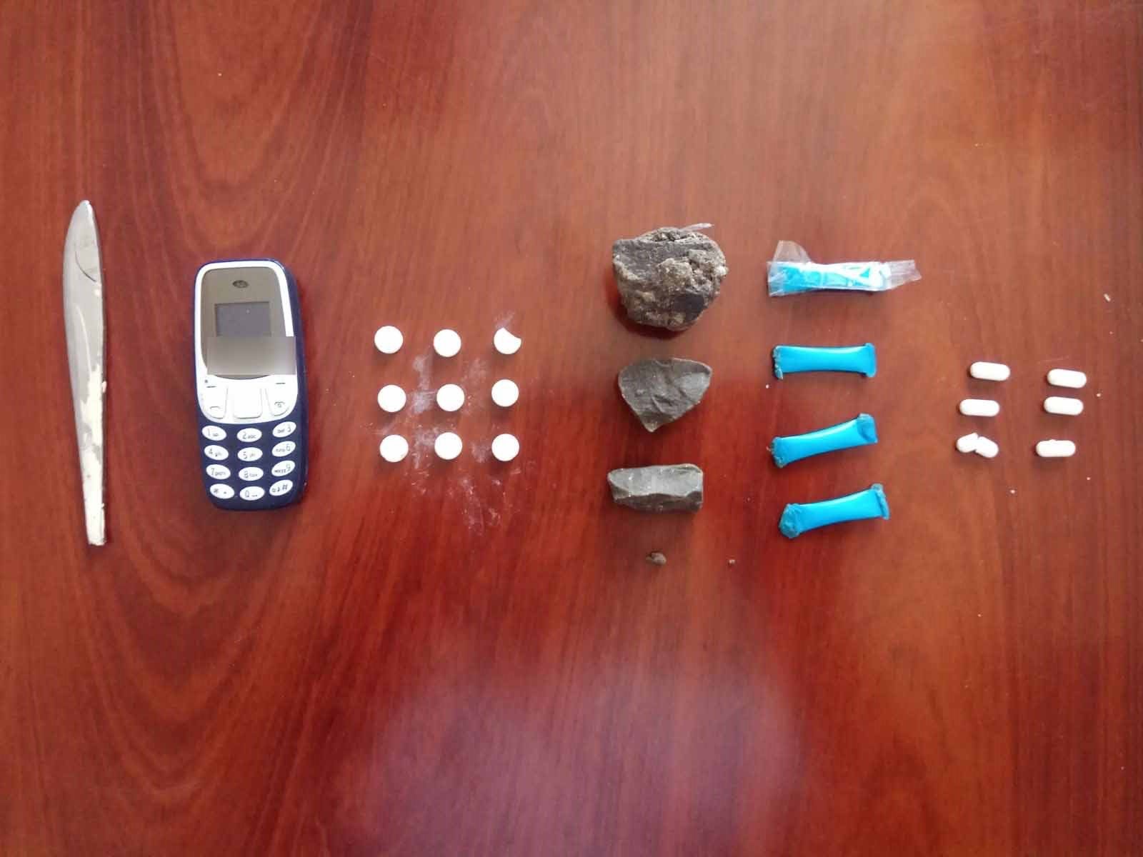 Ναρκωτικά, αυτοσχέδιο μαχαίρι και κινητό στο σακίδιο κρατούμενου στις Φυλακές Δομοκού
