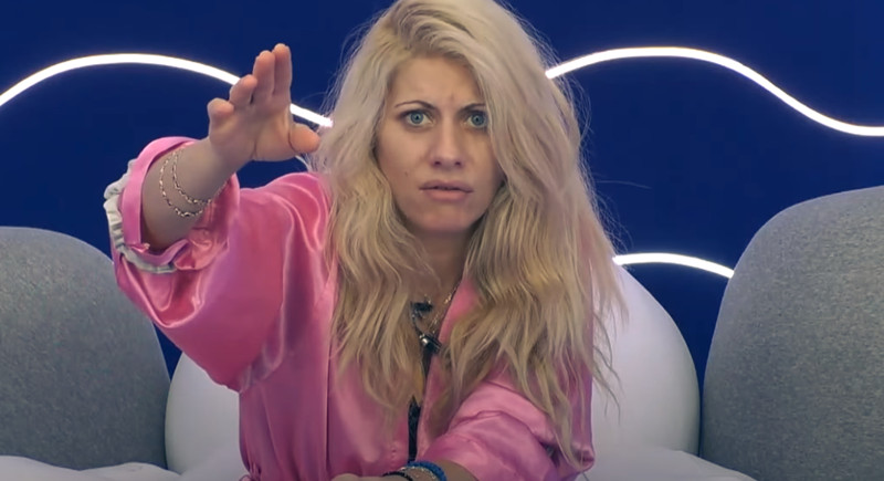 Big Brother – Άννα Μαρία: Δείτε τα λικνίσματά της με μαγιό πάνω σε μπάρες στη Μύκονο! (Βίντεο)