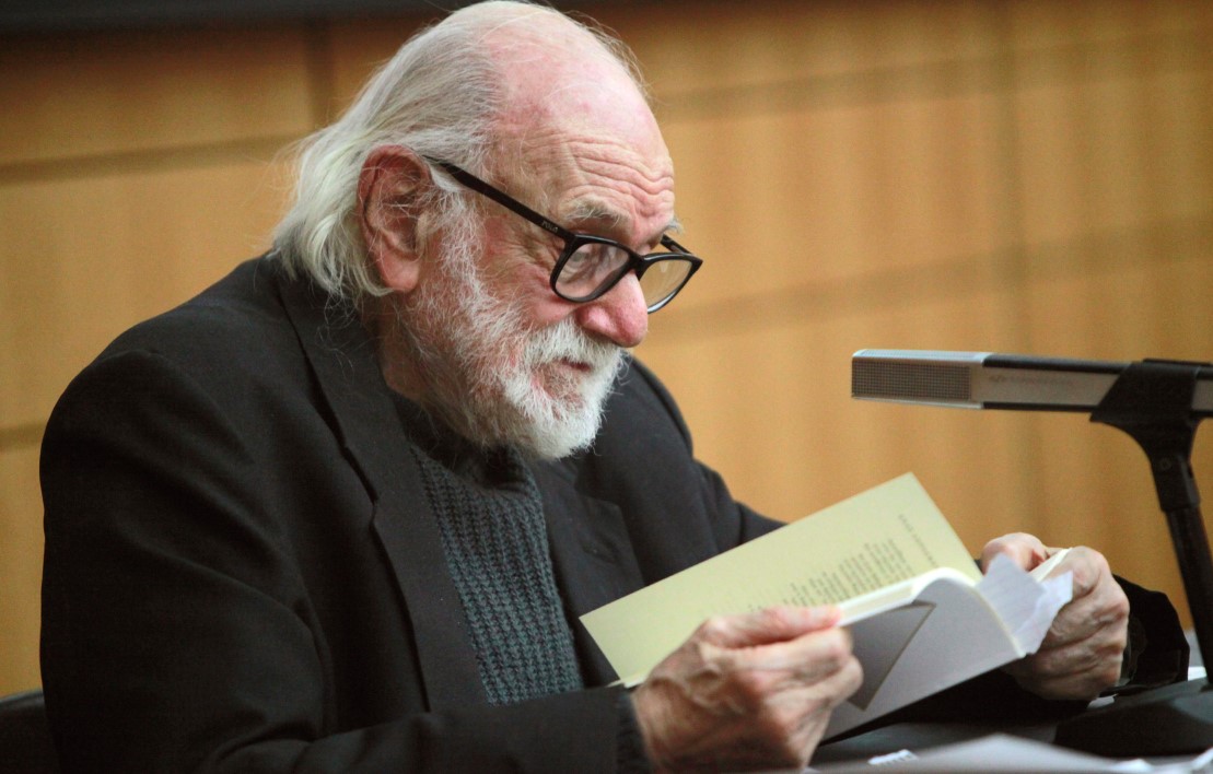 Πέθανε ο ποιητής και συγγραφέας Νάνος Βαλαωρίτης