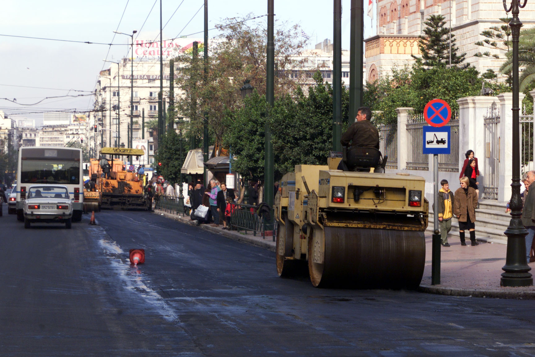 Έργα ασφαλτόστρωσης στο κέντρο της Αθήνας