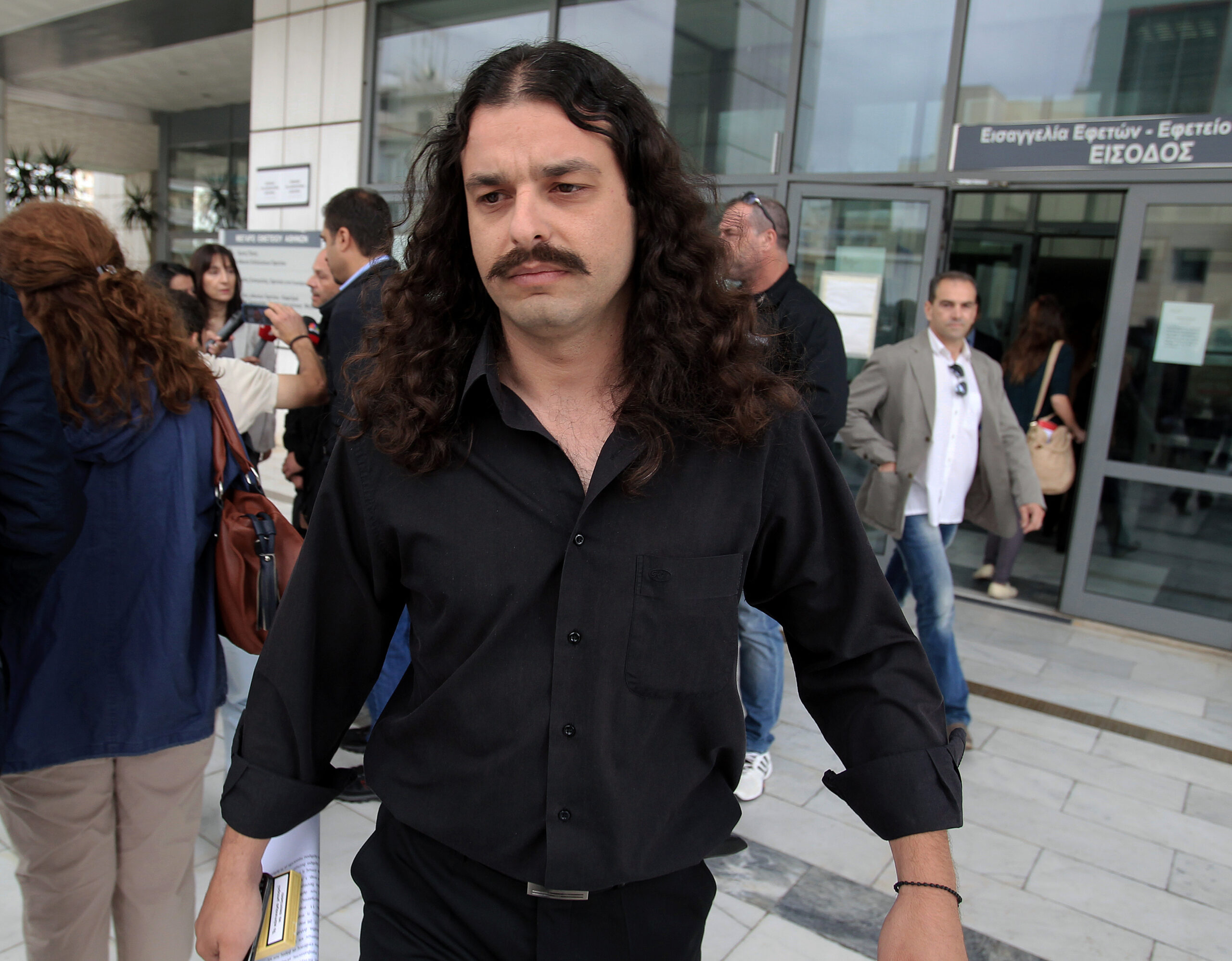 Κρατούμενος μέχρι την απολογία του ο Μπαρμπαρούσης