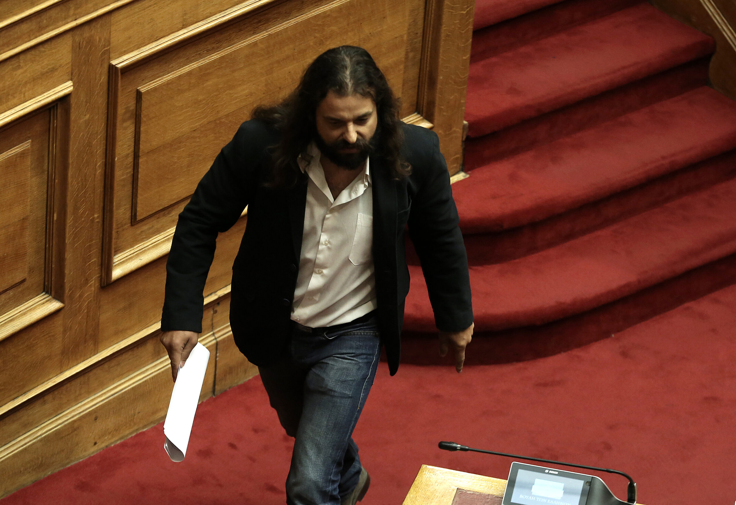 Δίωξη κατά Μπαρμπαρούση για υποκίνηση σε εσχάτη προδοσία