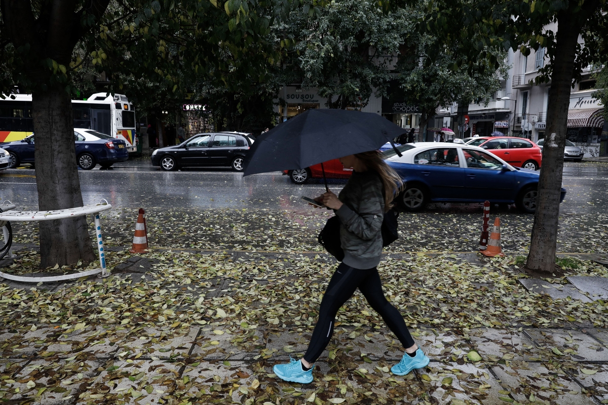 Ο καιρός το Σαββατοκύριακο: Βροχές, καταιγίδες και θυελλώδεις άνεμοι