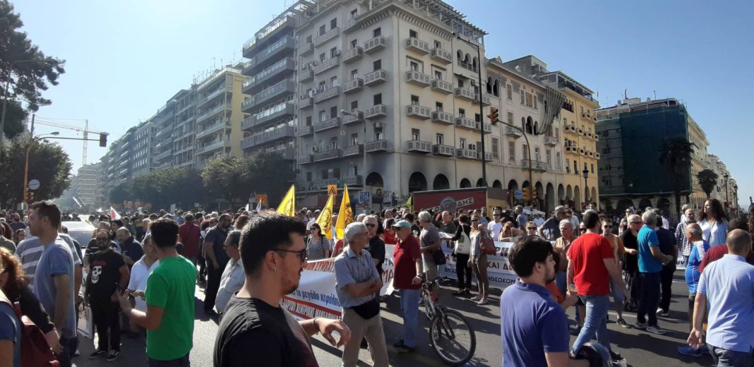 Θεσσαλονίκη: Οι φοιτητές στους δρόμους κατά του νόμου Κεραμέως για τα ΑΕΙ