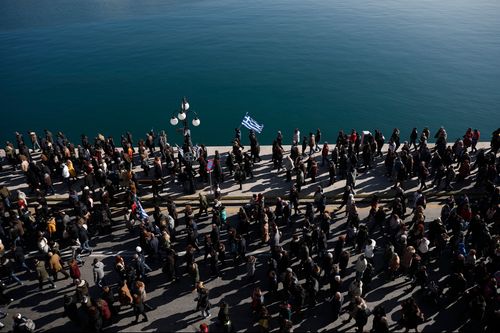 Γερμανικός Τύπος για «προσφυγικό χάος στα ελληνικά νησιά» – «Θέλουμε να βοηθήσουμε, αλλά κάποιος πρέπει να ζητήσει τη βοήθειά μας»