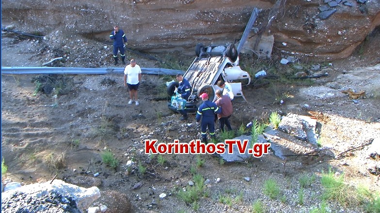 Κινέτα: Αυτοκίνητο έκανε βουτιά 12 μέτρων από κατεστραμμένη γέφυρα (Βίντεο)