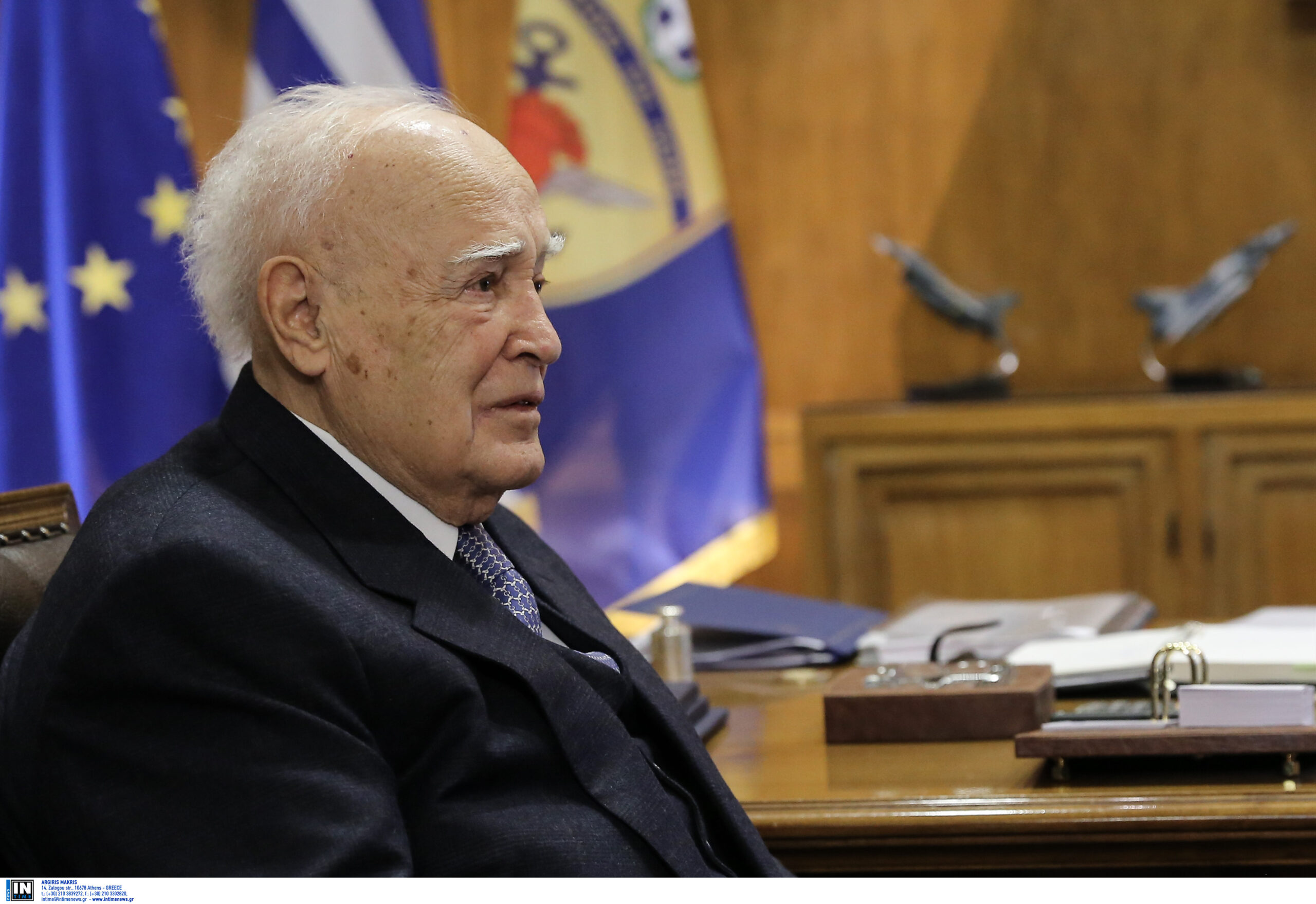 Στις 13.00 η εξόδιος ακολουθία του Κάρολου Παπούλια – Την Πέμπτη στα Ιωάννινα η κηδεία