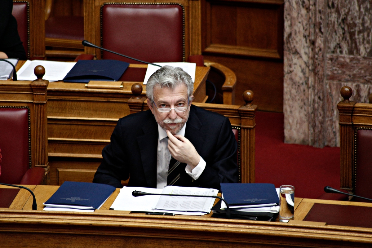 Τι συζήτησαν οι διαφωνούντες βουλευτές του ΣΥΡΙΖΑ με τον Στ. Κοντονή για την αλλαγή φύλου