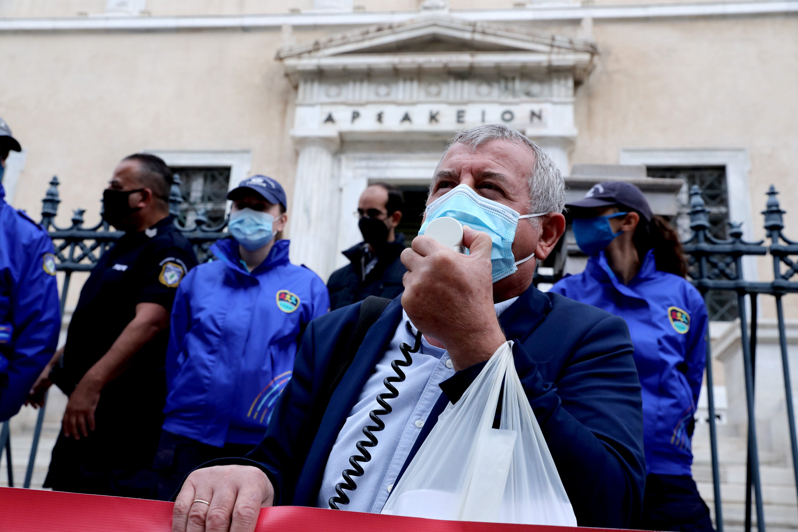 Συγκέντρωση υγειονομικών στο ΣτΕ κατά της υποχρεωτικότητας του εμβολιασμού (Φωτογραφίες)