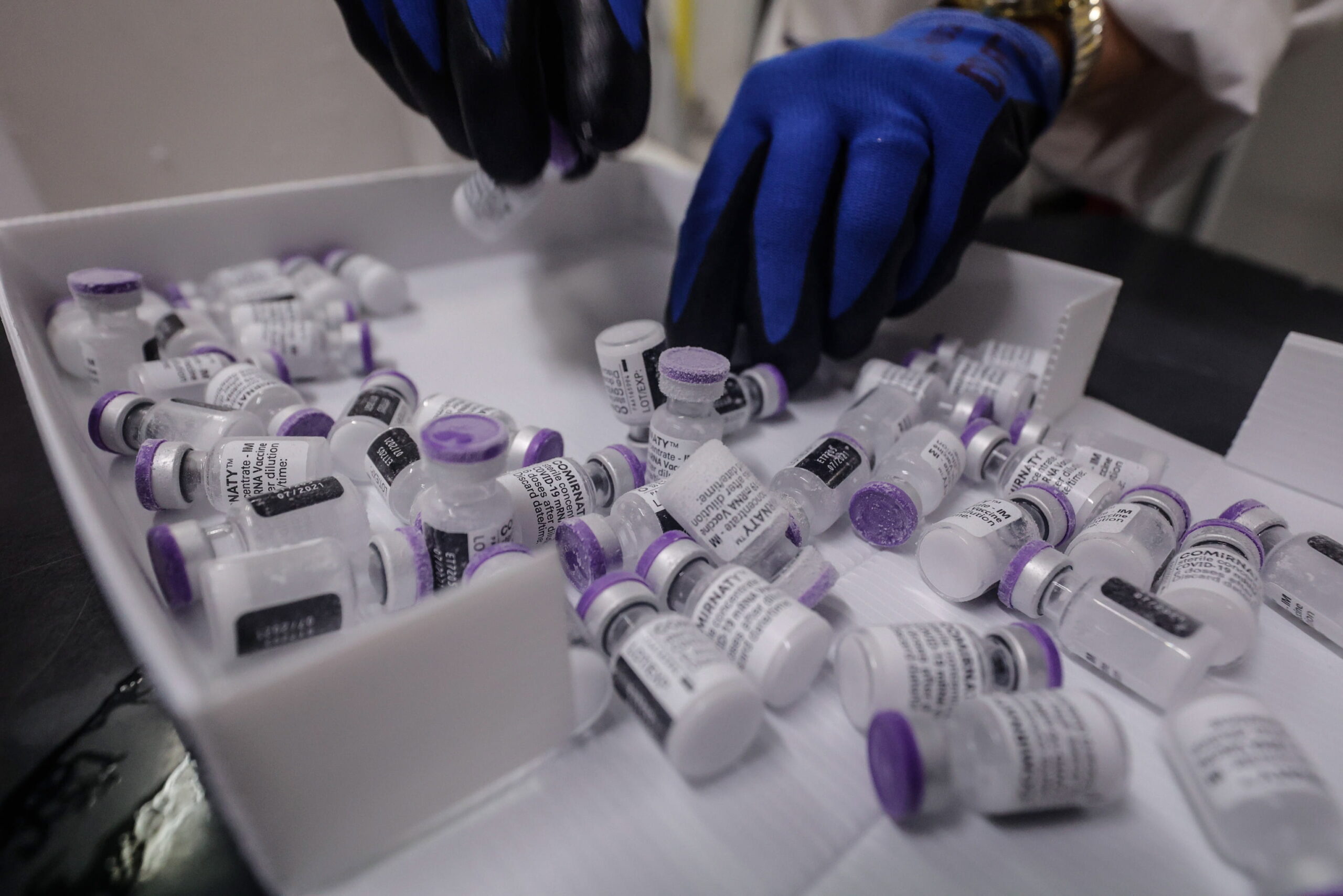 Η Ελλάδα δώρισε 20.000 εμβόλια AstraZeneca στη Βόρεια Μακεδονία