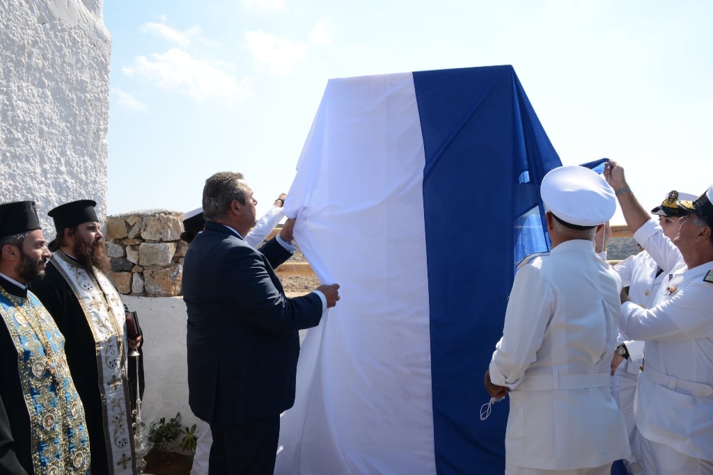 Π. Καμμένος από την Κίναρο: Τις σημαίες στην Ελλάδα δεν τις παίρνει ο αέρας…