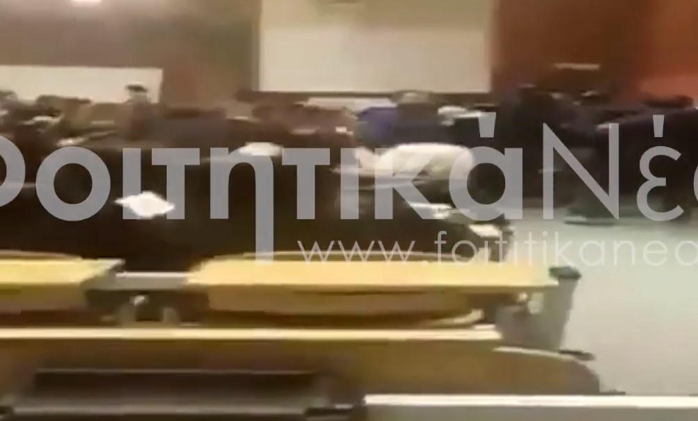 Ξύλο από κρανοφόρους στο Πάντειο: Έστειλαν στο νοσοκομείο φοιτητή, μπουγέλωσαν φοιτήτρια και απειλούσαν κόσμο (βίντεο)