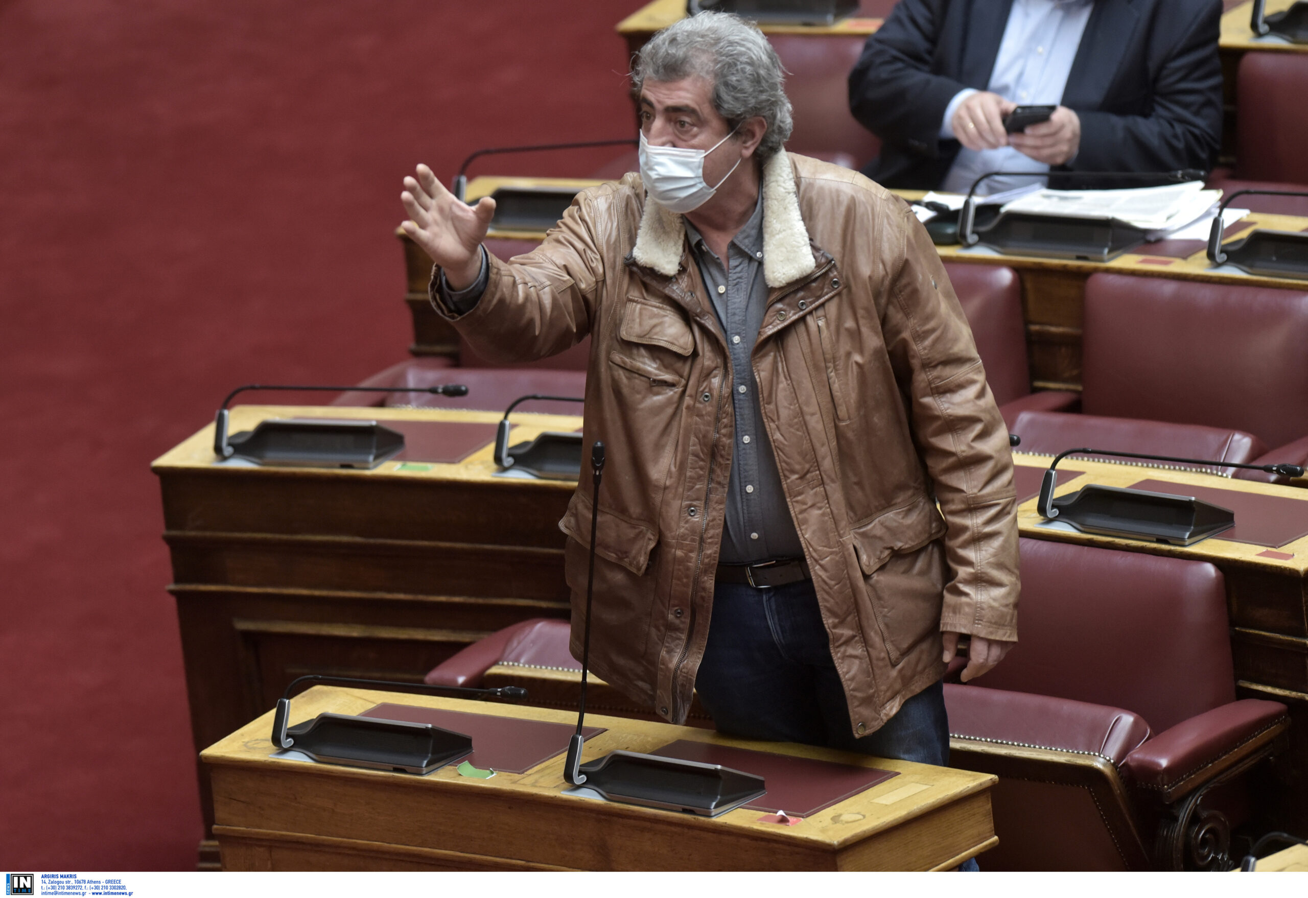 Βουλή: Νέα ένταση με τον Πολάκη – «Είστε άσχετος» φώναξε ο Αθανασίου