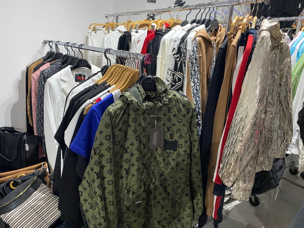 Αρτέμιδα: Εντοπίστηκε σε μεζονέτα showroom με «μαϊμού» προϊόντα