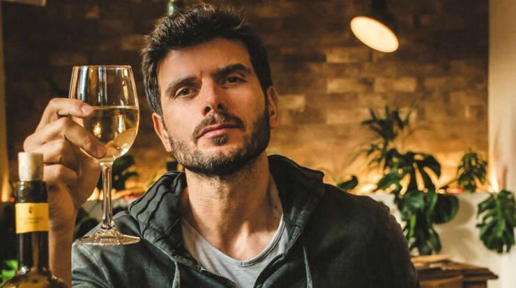 Μάνος Γαβράς: Αποκαλύπτει για τη συνεργασία του με τη Τζένιφερ Λόπεζ – «Ήταν υπερβολικά…»