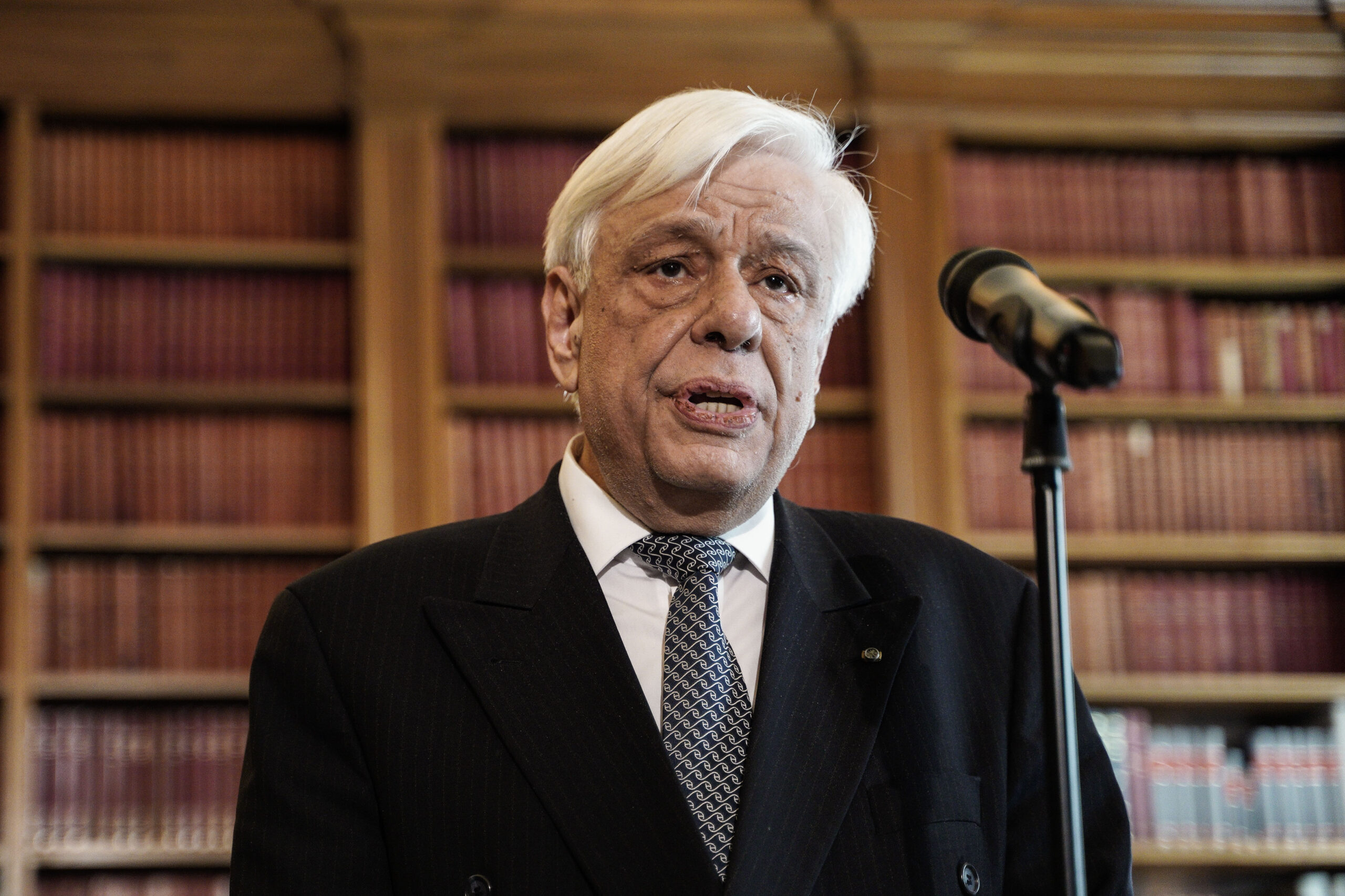 Παυλόπουλος στο «Εκτός Γραμμής»: Αναγκαία η τήρηση των κανόνων για τον κορωνοϊό – Η Ελλάδα ξέρει να φυλάει τα σύνορά της