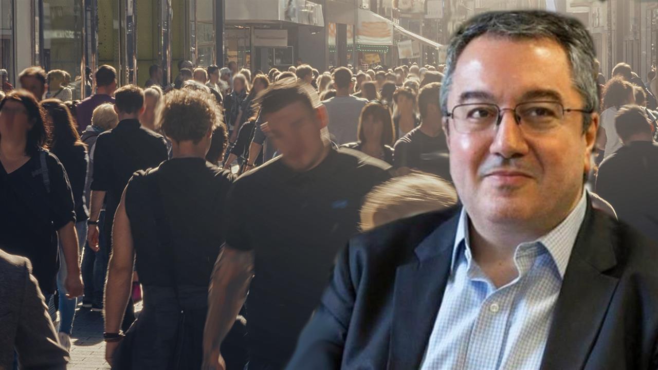 Μήνυση κατά του Ηλία Μόσιαλου για την ανάρτηση με την Παναγία