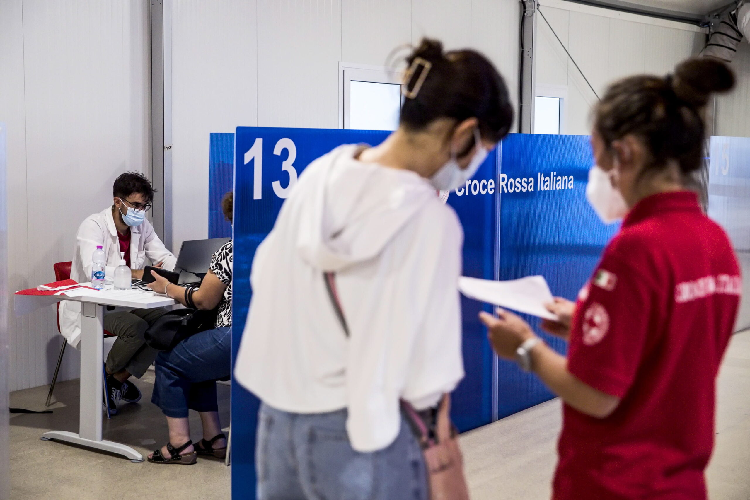 Κορωνοϊός – Ιταλία: Καθολική χορήγηση τρίτης δόσης εμβολίου για τους άνω των 60 ετών