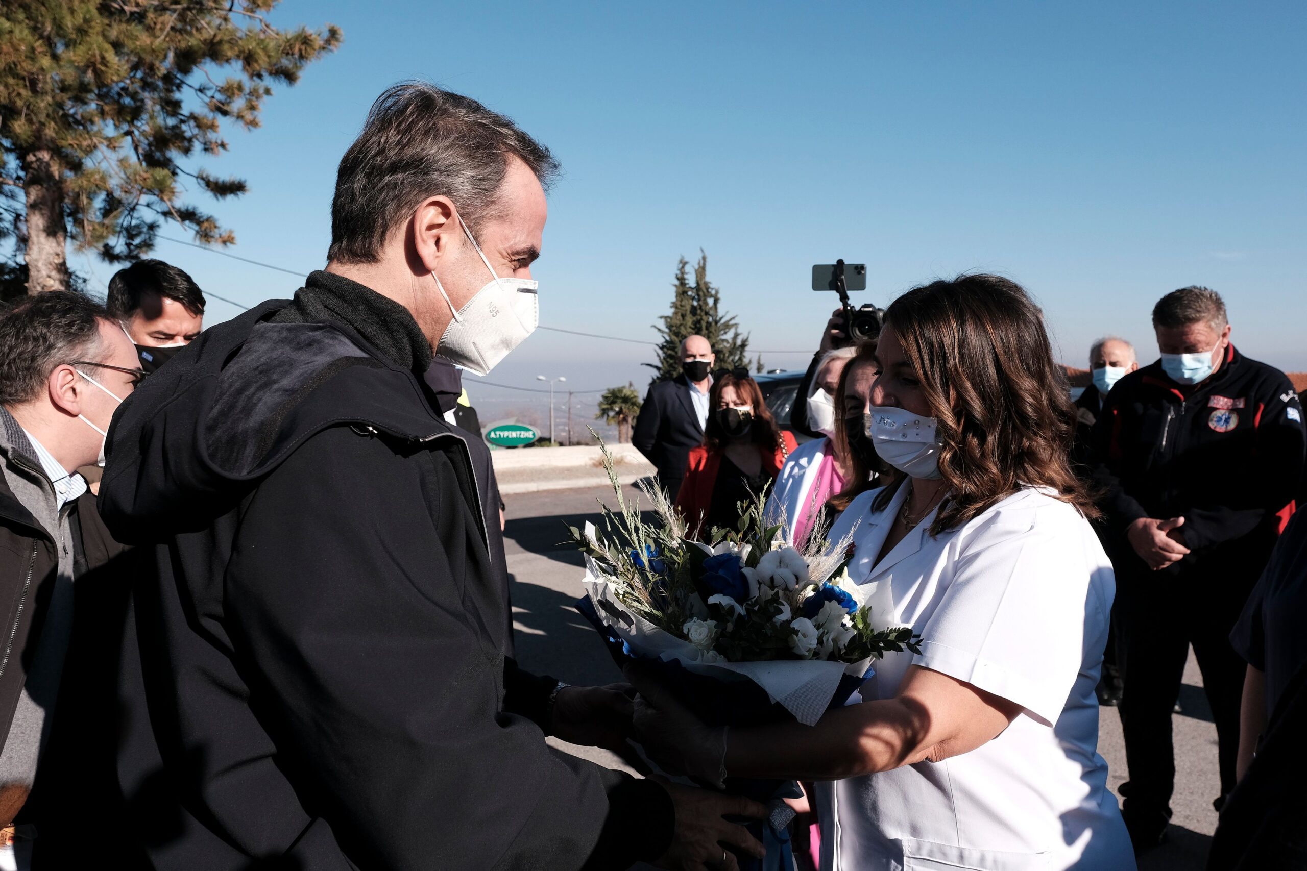 Έκκληση Μητσοτάκη για τα ρεβεγιόν: Μόνο στενές οικογενειακές συνάξεις για να μη βιώσουμε αναζωπύρωση της πανδημίας