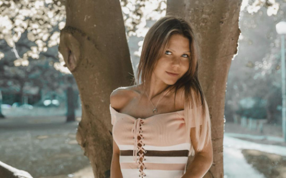Θλίψη για 24χρονη influencer που έχασε τη μάχη με τη νευρική ανορεξία