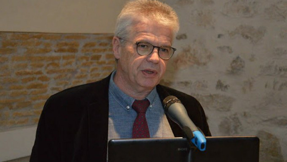 Καθηγητής Γώγος για έξαρση κρουσμάτων: «Είμαστε σε μια πραγματικά επικίνδυνη φάση» – Τι θα γίνει με τα σχολεία