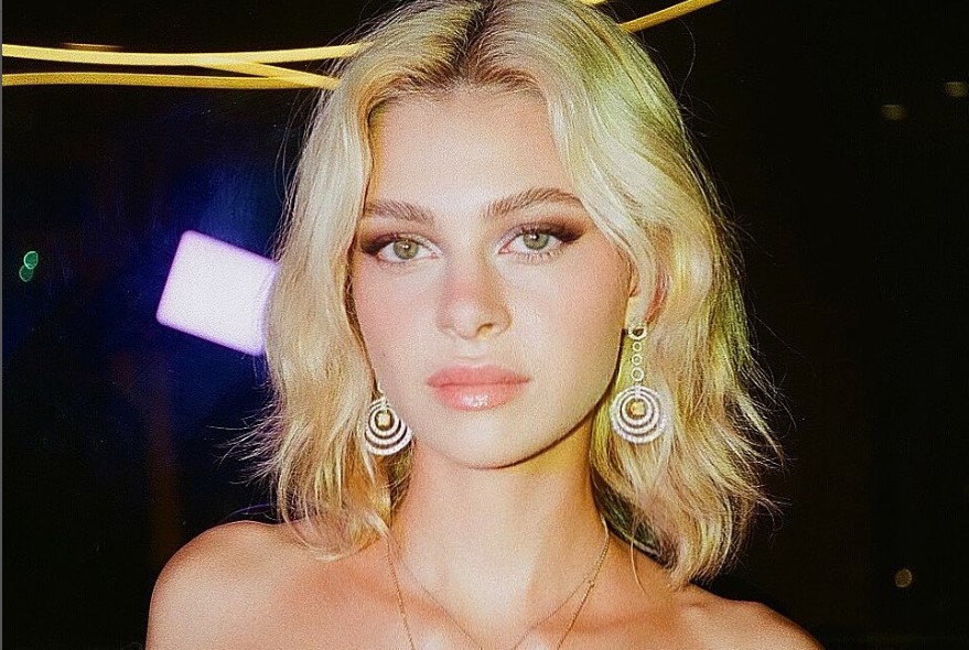 Αγνώριστη η Nicola Peltz: Δείτε την τεράστια αλλαγή στο πρόσωπό της 10 χρόνια πριν