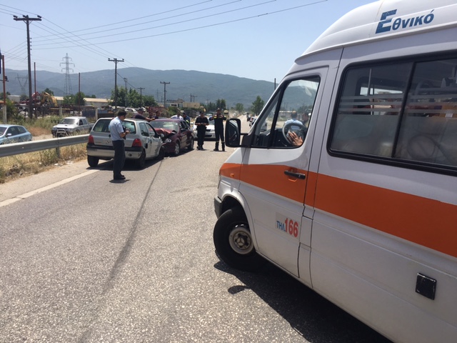 Ακρωτηριάστηκε όταν επιχείρησε να διασχίσει την Ιόνια οδό και παρασύρθηκε από ΙΧ