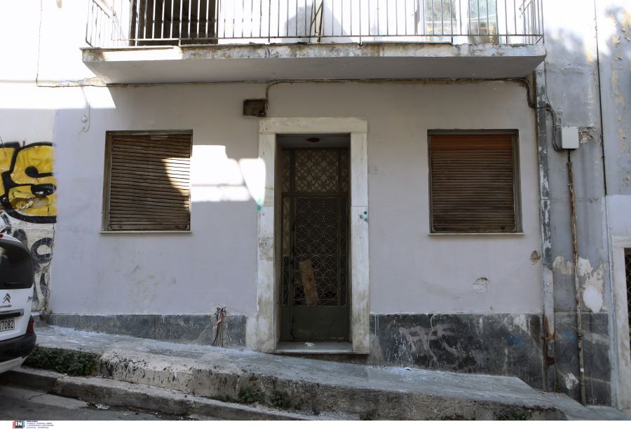 Εκκένωση κτιρίου στα Εξάρχεια: Φωτογραφίες και βίντεο ντοκουμέντο από την κατάληψη
