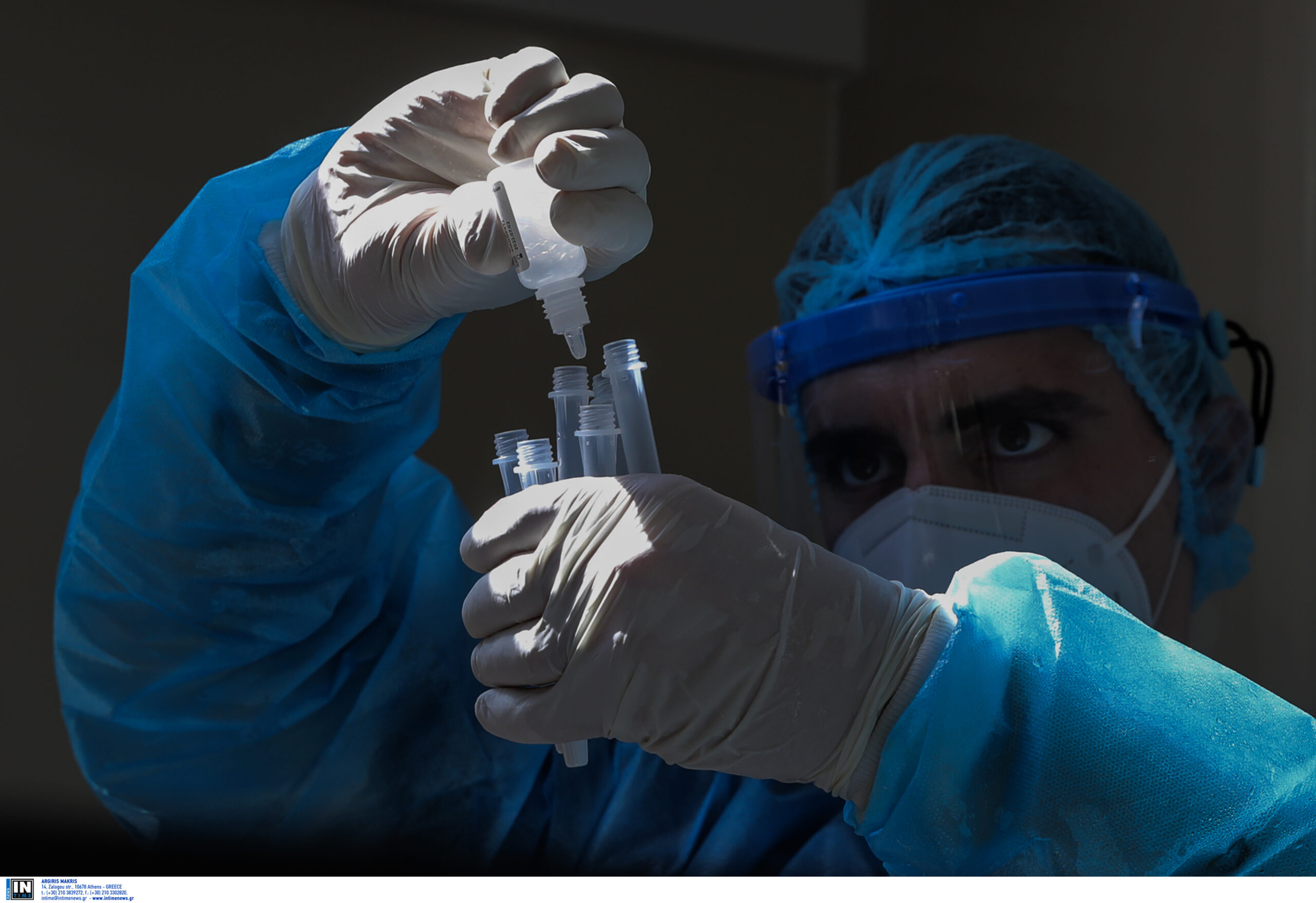 Στο… κόκκινο η ανησυχία για την έξαρση του κορωνοϊού στο κέντρο της Αθήνας: Έξι κρούσματα στην Κυψέλη – Τρεις οι νεκροί σήμερα