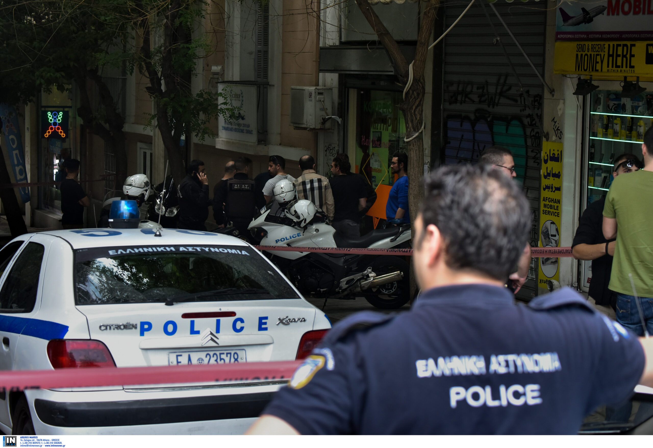 Πυροβολισμοί στον Άλιμο: Συνελήφθη ο άνδρας που πυροβόλησε κατά πολυκατοικίας – Τι ισχυρίστηκε