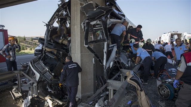 Τραγωδία στην Άγκυρα: Πέντε νεκροί από πρόσκρουση λεωφορείου σε κιγκλίδωμα γέφυρας