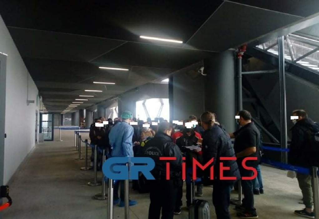 Εικόνες συνωστισμού στο αεροδρόμιο «Μακεδονία» (Φωτογραφίες)