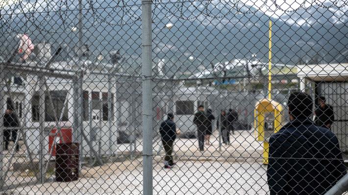 Μεταναστευτικό: Στα κάγκελα οι δήμαρχοι των νησιών – Φθάνουν μέχρι το ΣτΕ για την επίταξη ακινήτων που θα γίνουν κλειστά κέντρα – Σφοδρή επίθεση της αντιπολίτευσης – Διευκρινίσεις Μηταράκη