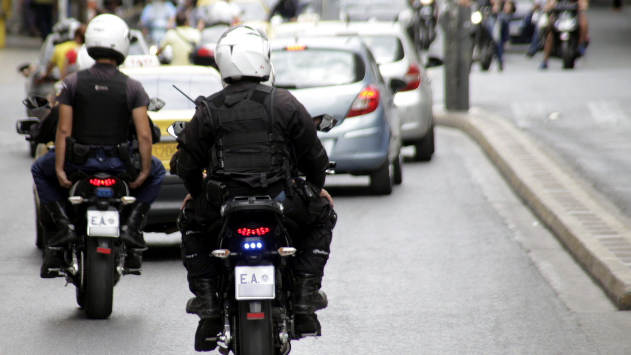 Αποκλειστικό: Ληστές εμβόλισαν αστυνομικούς της ομάδας ΔΙΑΣ στο Κορωπί