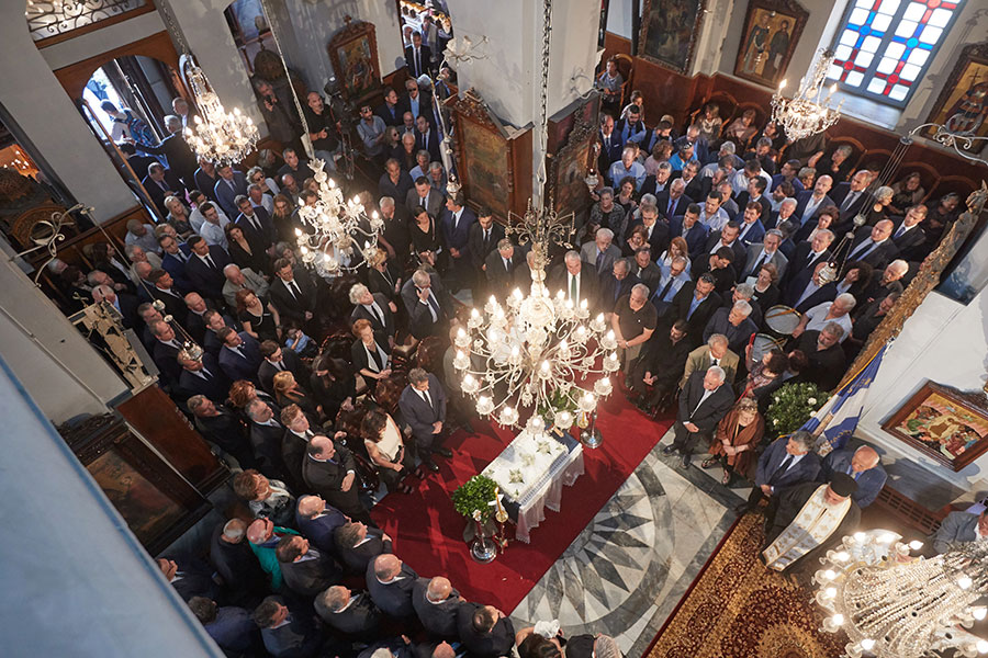 Πλήθος κόσμου στο ετήσιο μνημόσυνο του Κωνσταντίνου Μητσοτάκη (Φωτογραφίες)