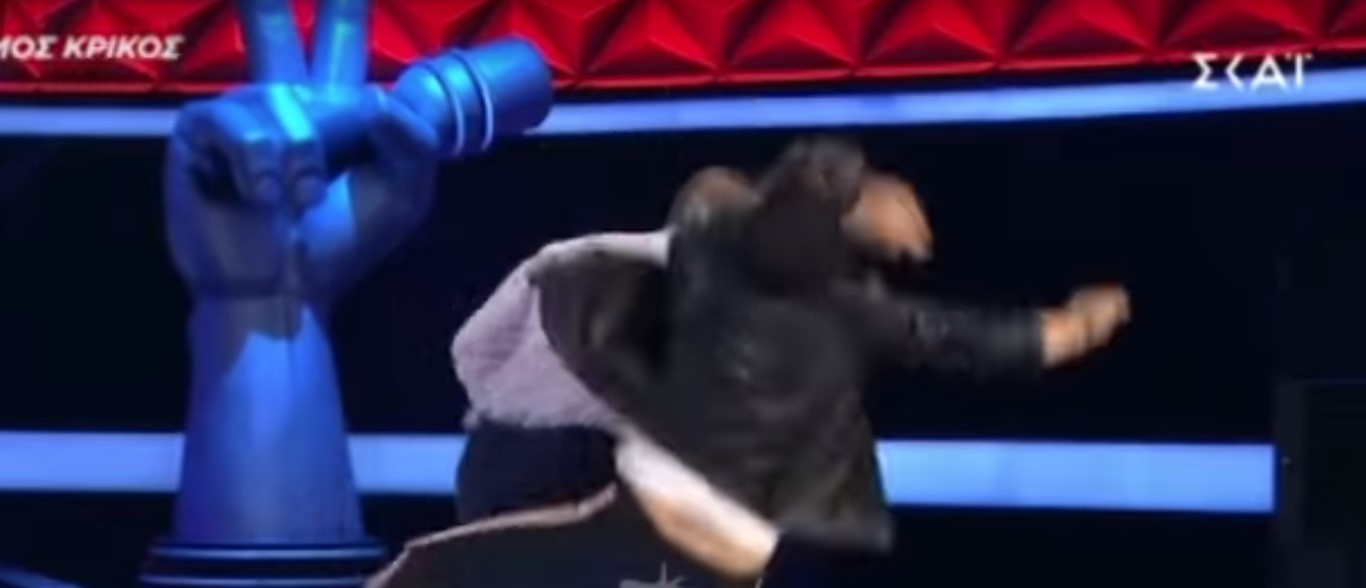 The Voice: Διαγωνιζόμενος έριξε μπουνιά στον Σάκη Ρουβά