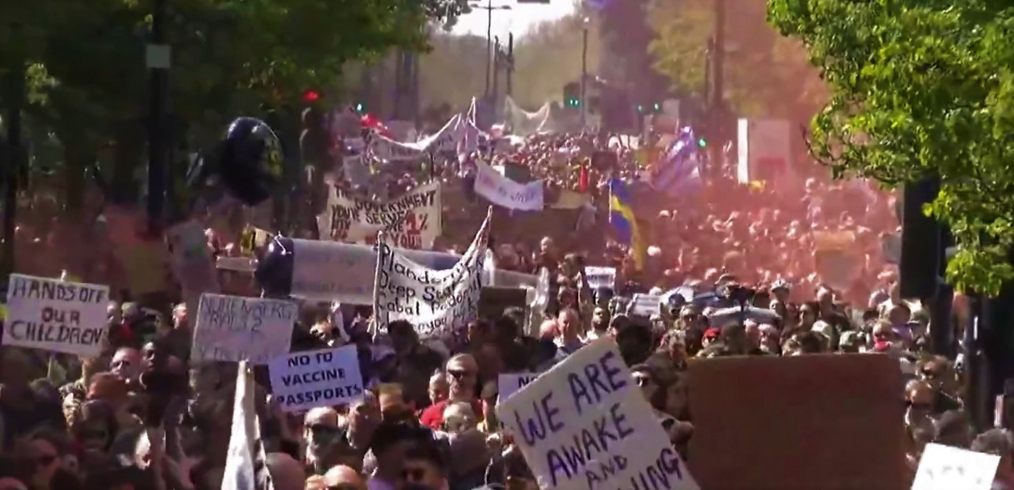 Βρετανία: Μεγάλη διαδήλωση κατά του lockdown στο Hyde Park του Λονδίνου