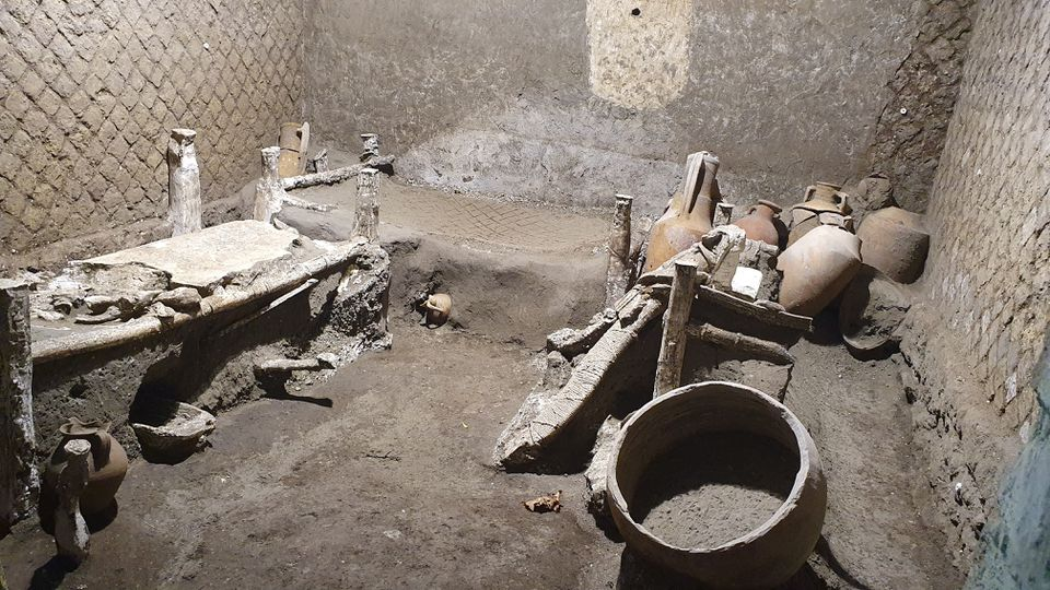 Ιταλία: Αρχαιολόγοι ανακάλυψαν ένα δωμάτιο που ρίχνει φως στη ζωή των σκλάβων στην αρχαία Πομπηία