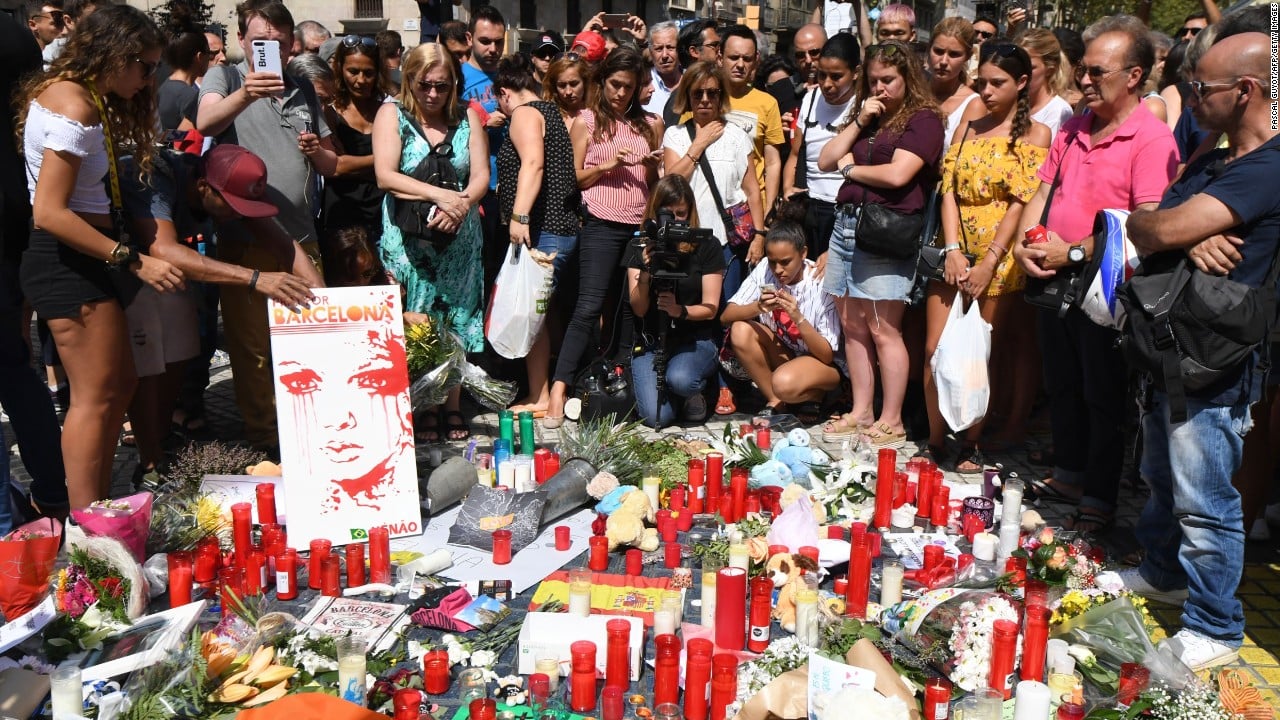 Τριπλό χτύπημα σχεδίαζαν στη Βαρκελώνη οι δράστες – «Επόμενος στόχος η Ιταλία» λέει το ISIS
