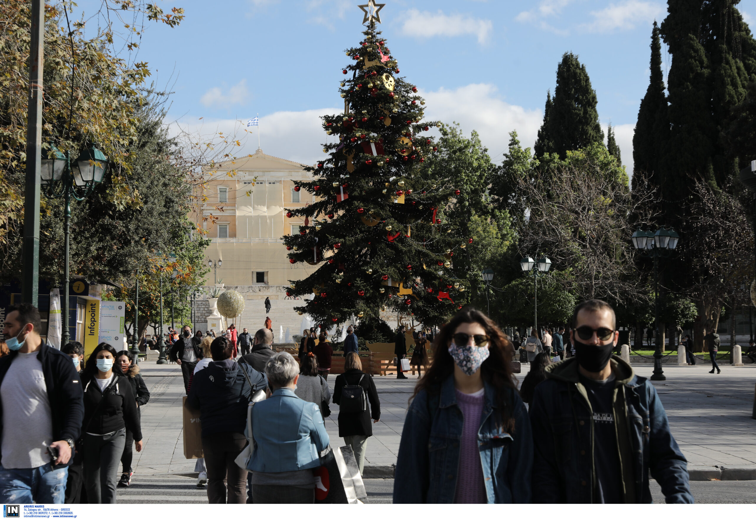 Κορωνοϊός: Τρόμος στους ειδικούς για «έκρηξη» κρουσμάτων μετά τις γιορτές – Εφιαλτική πρόβλεψη για 12.000 θανάτους μέχρι τον Απρίλιο