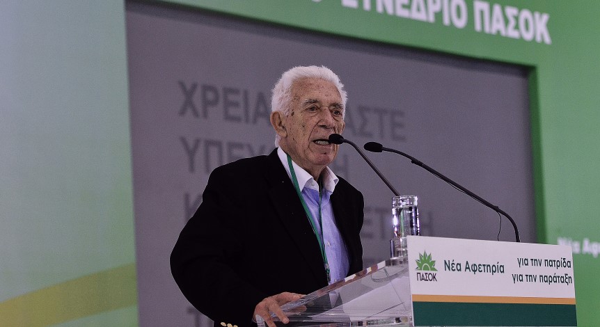 Ποιος ήταν ο Γιάννης Καψής: Μαχητικός δημοσιογράφος και δραστήριος πολιτικός