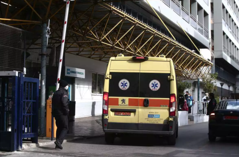 Συγκλονίζει η αδελφή της 48χρονης που έπαθε θρόμβωση μετά τον εμβολιασμό – «Από μια κλωστή η ζωή της»