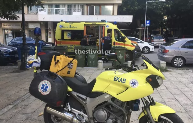 Πανικός στο κέντρο της Θεσσαλονίκης: Πήγε να τον σφάξει με σπασμένο μπουκάλι