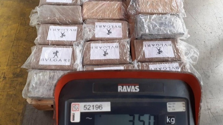 Θεσσαλονίκη: Ελεύθεροι άνευ όρων οι κατηγορούμενοι για τα 100 κιλά κοκαΐνης μέσα στις μπανάνες