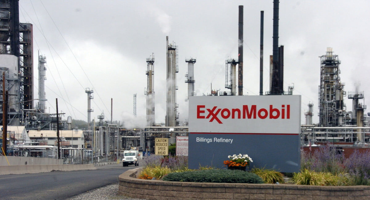 Reuters: Η Exxon Mobil σκέφτεται να αποχωρήσει πλήρως από την Ρωσία έως τις 24 Ιουνίου
