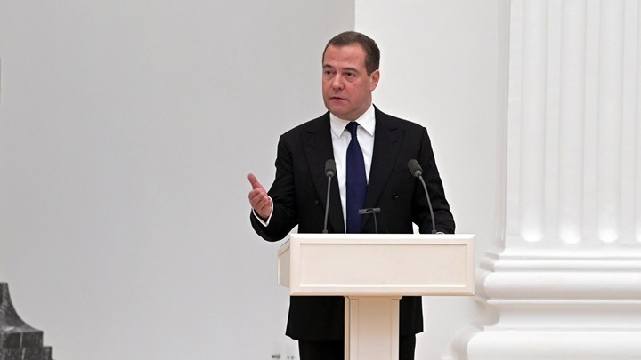 Ρωσία: Nέες απειλές Μεντβέντεφ για κρατικοποίηση επιχειρήσεων – «Πείτε αντίο στα ΜcDonald’s»